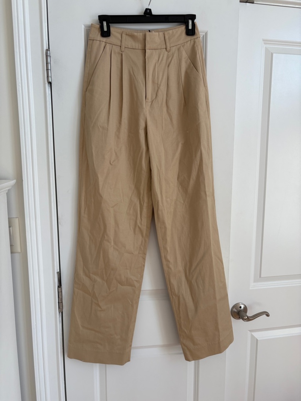 NWT Women’s Wide-Leg trouser pants in Khaki